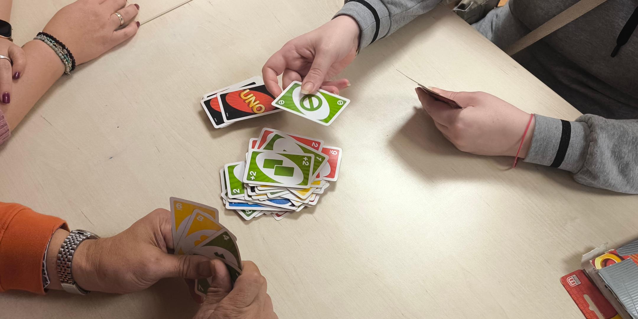 Gemeinsames Kartenspielen